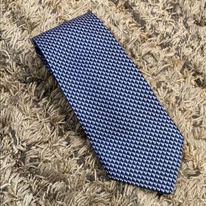 Ermenegildo Zegna Blue and White 
Silk Tie